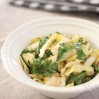 さっぱり美味しい白菜と春菊のごま和えサラダ