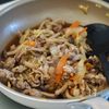 豚こまで節約！【白菜としめじのしょうがすき煮】の工程3