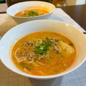ぴよぴよの作ってみた!投稿(【もやしの旨辛担々うどん】汁までおいしい♡１０分うどん！)