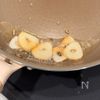 炊飯器でつくる!【炊き込みガーリック鶏飯】の工程2