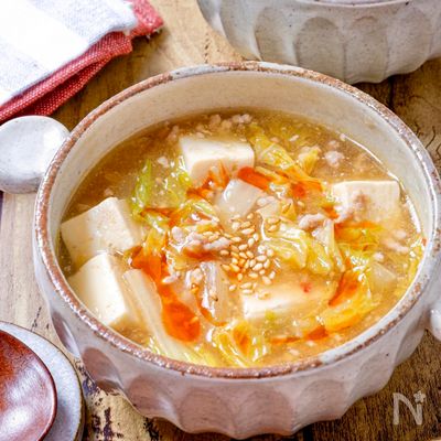 【白菜とひき肉の旨辛麻婆スープ】とろん♡簡単ピリ辛スープ!