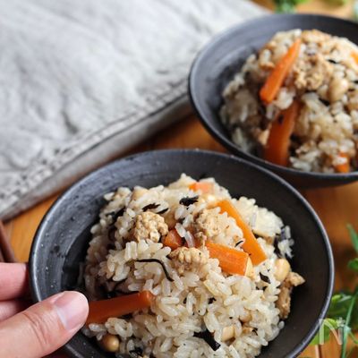 ひじきと大豆と鶏ひき肉の炊き込みご飯