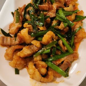みちょの作ってみた!投稿(にらとホルモンのピリ辛スタミナ味噌炒め)