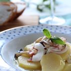 材料加えて煮込むだけ！簡単♪じゃがいもの白ワイン煮