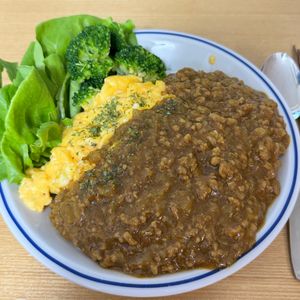 Tsuneaki Okadaの作ってみた!投稿(レンジで完成♡とろとろ卵のオムキーマカレー)