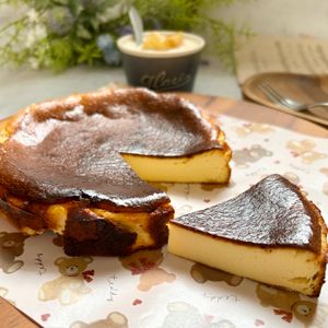 のりのり🐾🎀🤍の作ってみた!投稿(生クリーム不使用！ヨーグルトでさっぱり！バスクチーズケーキ)