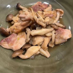 surgの作ってみた!投稿(ご飯がすすむ!きのこと玉ねぎの和風ソースチキン)