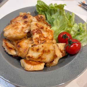 1499511の作ってみた!投稿(焼くだけ簡単！【鶏むね肉のガーリック醤油】しっとりコクうま♡)