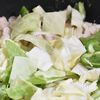【しっとり鶏むね肉とキャベツのオイマヨソテー】ご飯がすすむ！の工程3