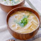 優しい味で落ち着くお味噌汁♡『えのきと油揚げのお味噌汁』