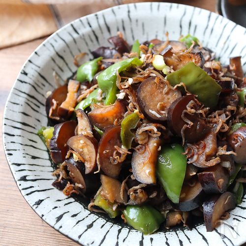 【簡単なのに美味しい】なすとピーマンの甘辛じゃこ炒め