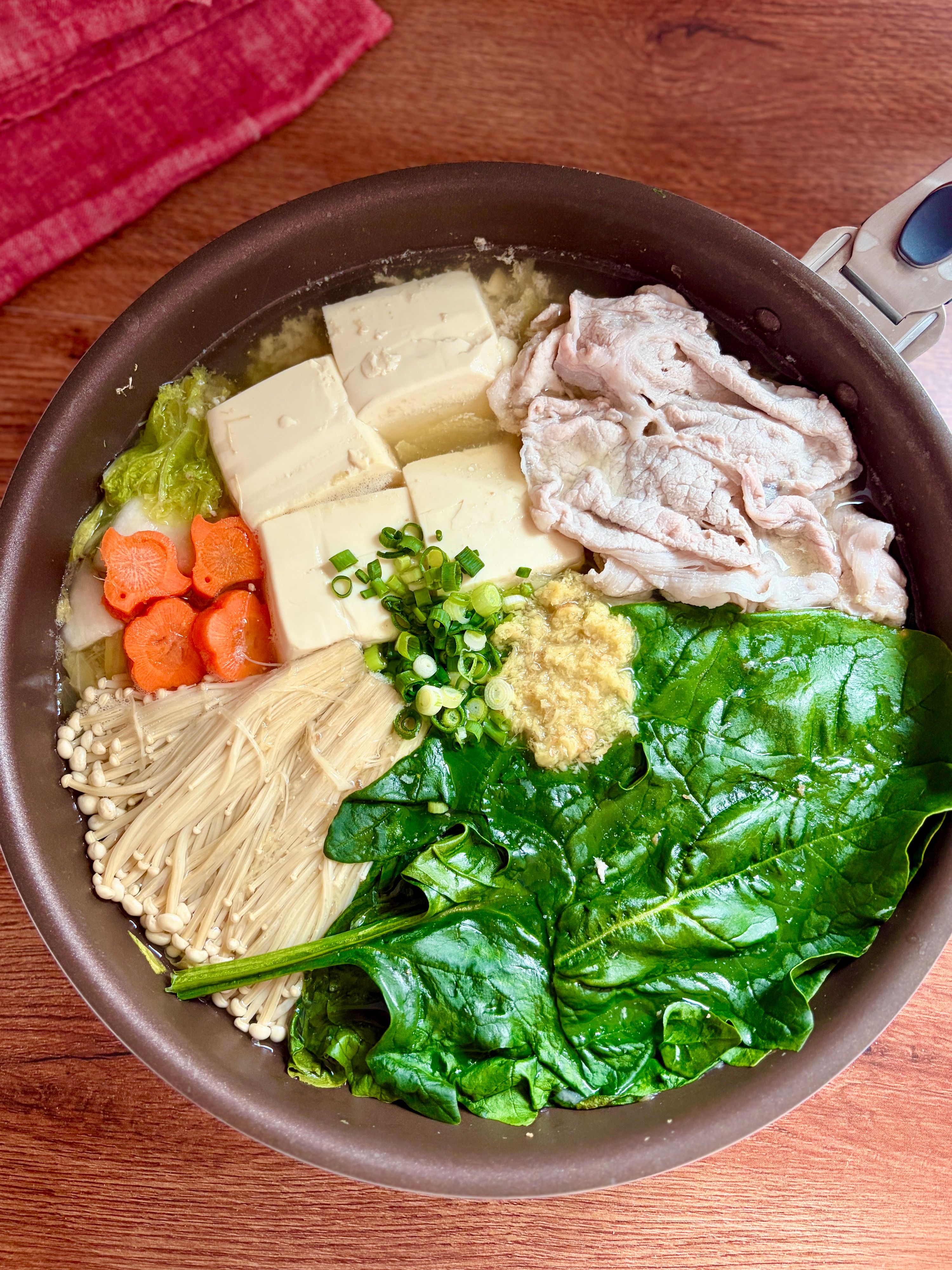 生姜と野菜たっぷり♡からだぽかぽか常夜鍋【かぜ予防にも】 | レシピ