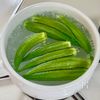 夏野菜でさっぱり♪【オクラとちくわのだし醤油和え】の工程1