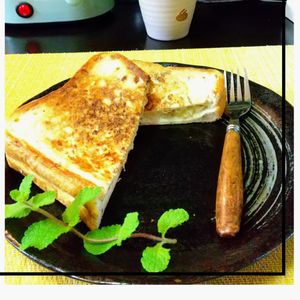チョロリスの作ってみた!投稿(ハニーチーズメルト（ハニーチーズトースト）)
