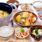 RINATY（りなてぃ）さんの「ストウブ」で作る1週間献立｜素材の味を活かす野菜たっぷり献立