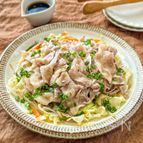 【時短！カット野菜と豚肉のレンジ蒸し】すぐ出来て食べ応えも◎
