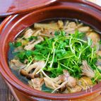 スープまで飲み干すうまさ♪『鶏肉ときのこのうまだし鍋』