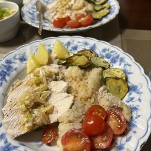 Hikeyの作ってみた!投稿(夏野菜と食べる♩【炊飯器カオマンガイ】)