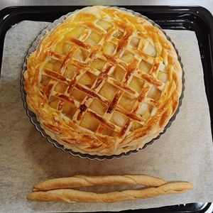 9Sの作ってみた!投稿(【我が家のアップルパイ】冷凍パイシートで幸せの味♡)