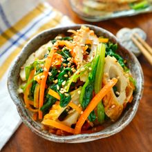 栄養満点！パパッと10分副菜♪ちくわ入りほうれん草のナムル