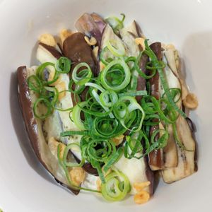 milkの作ってみた!投稿(とろとろウマい！なすと揚げ玉のマヨめんつゆあえ)