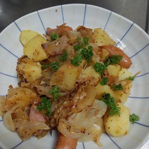 鶏皮坊主の作ってみた!投稿(レモンバターが爽やか♩新じゃがと新玉ねぎのジャーマンポテト)
