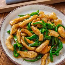 【節約絶品おかず♡】鶏むねとピーマンの簡単チンジャオロース