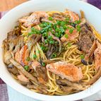 【簡単◎旨みたっぷり♪】鮭ときのこのごま醤油ガーリックパスタ