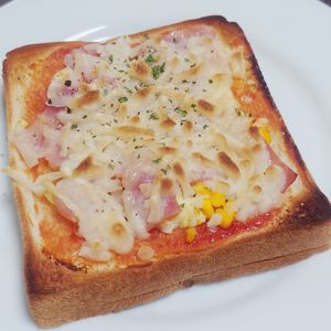 オレンジの作ってみた!投稿(コメダ風♪【たっぷり卵のピザトースト】)