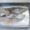 タラのソテーとほうれん草のクリームソースかけの下準備