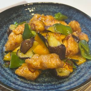 単身赴任おじさんの作ってみた!投稿(鶏もも肉と夏野菜の甘辛炒め🤤お弁当にも入れてね👧🏻✨)