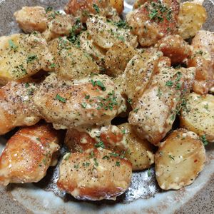 よっこの作ってみた!投稿(【むね肉と新じゃがのマヨダレがらめ】ビールに最高のやつ)