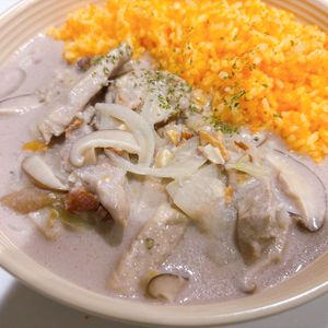 ねこまりも🐈‍⬛の作ってみた!投稿(牛乳消費！ビーフストロガノフ風　白いポークストロガノフ)