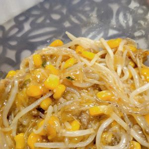 ヴェルの作ってみた!投稿(味噌ラーメンの上のやつ‼︎簡単【もやしとコーンの肉味噌】)