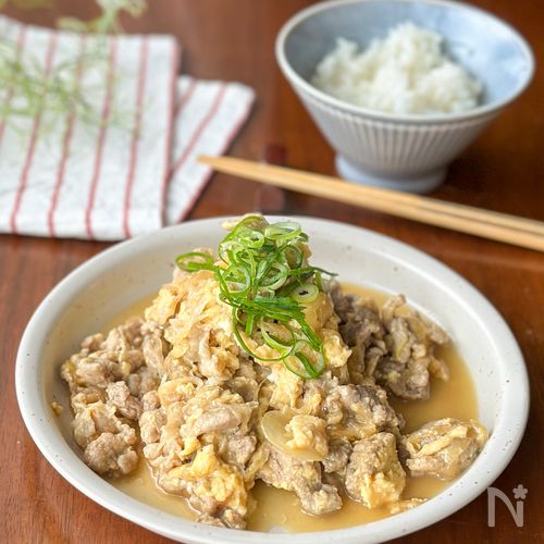とろとろ卵がたまらん｢豚と玉ねぎの卵とじ｣