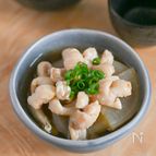 やさしい味わい♪大根と鶏皮煮込み