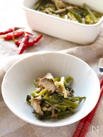 とろとろ食感の組み合わせ！つるむらさきと塩きのこのうま煮