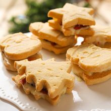市販のクッキーで!ホワイト生チョコサンド
