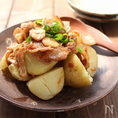 ほっくり新じゃがいもの梅にんにく豚だれ