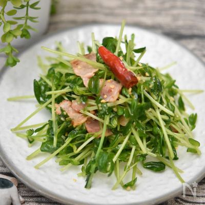 豆苗のベーコンオイルかけ