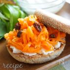 朝食で紫外線対策！
キャロットラぺとクリームチーズのサンド