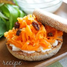 朝食で紫外線対策！
キャロットラぺとクリームチーズのサンド