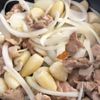 【豚にんにく煮込み】夏バテ乗り切るスタミナ飯の工程3