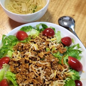 よもぎの作ってみた!投稿(【簡単♪タコライス風ごはん】10分完成スピードごはん)