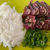 【かつおのたたきと玉ねぎの旨だしごま和え】箸が止まらない♪の下準備