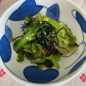 万福の作ってみた!投稿(レンジで完成♡1分！『小松菜と塩昆布のおかか和え』お弁当にも)