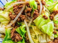 【ひき肉とキャベツもやしの味噌にんにく炒め】箸が止まらない