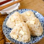 簡単混ぜるだけ！【絶品しらすチーズおにぎり】