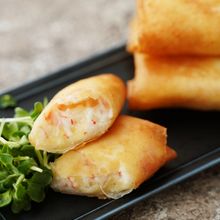 カニカマとはんぺんで『カニ風グラタン』春巻き