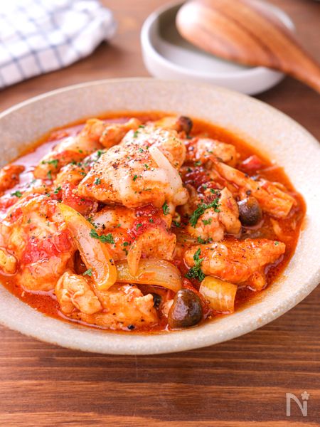 【鶏むね肉のトマト煮込み】濃厚トマトソースにチーズがとろり♡